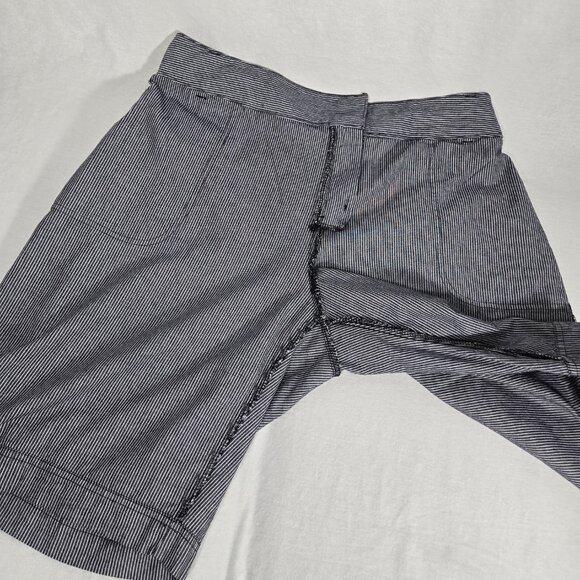 VINTAGE Striped Elastic Waist Drawstring Cargo BERMUDA Shorts Women's Size L/XL. - Picture 10 of 17